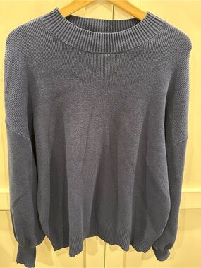 Classic Relaxed Crewneck Sweater in Marine Navy Blue